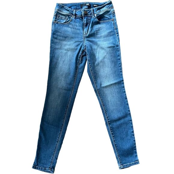 1822 Denim Adriana Jean. Slim fit. Stretch. Size 4 Medium distressed wash - Picture 1 of 10